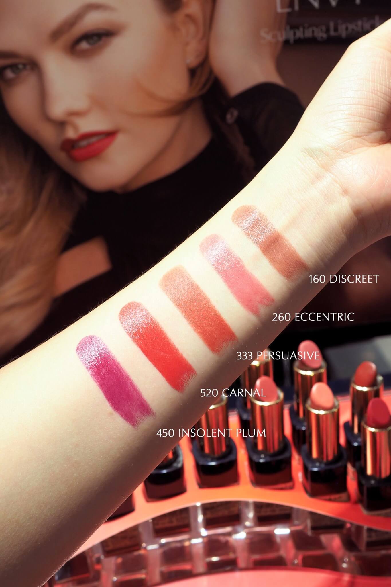  Estee Lauder Pure Color Envy Matte Sculpting Lipstick #333 Persuasive สีแดงอิฐขับผิว ให้ริมฝีปากสวยเด่น เป็นประกาย